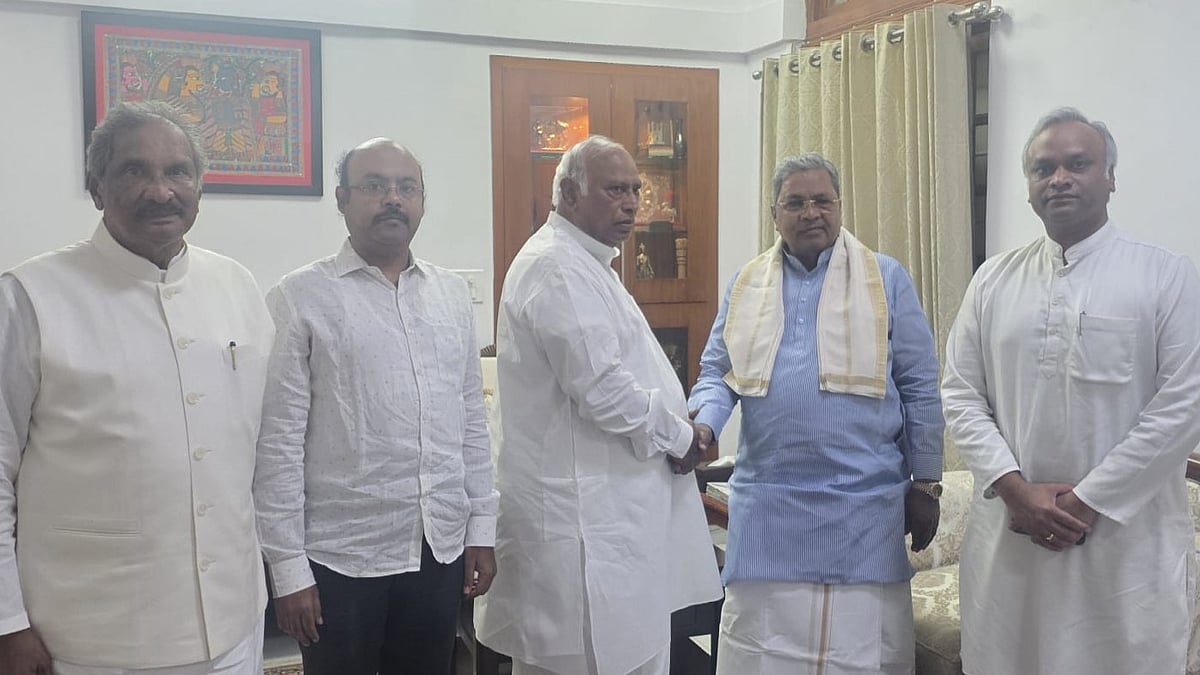 Siddaramaiah introduces son Yathindra to Rahul, pushes for his inclusion in new dispensation
