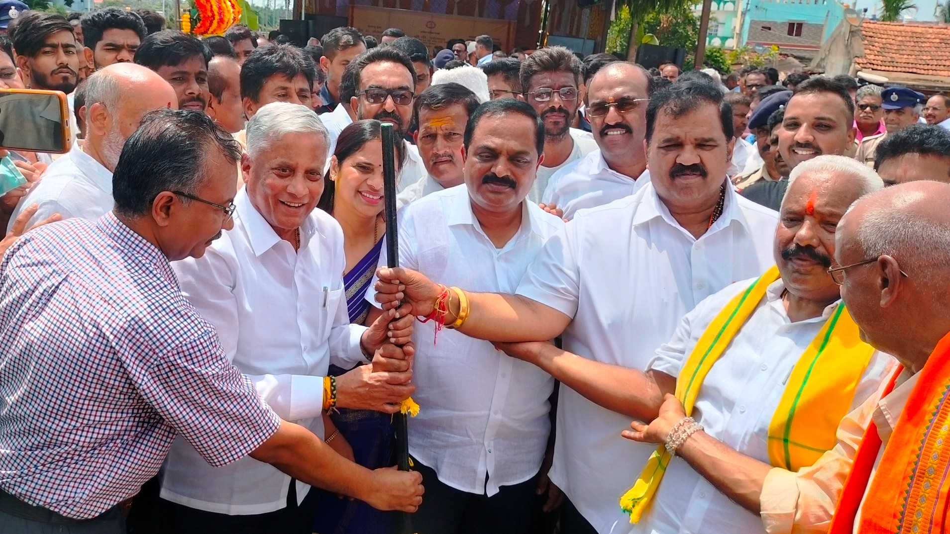 No place for politics when it comes to nation's development, says Union Minister V Somanna