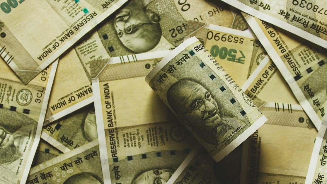 Govt achieves fiscal deficit target of 4.4% for FY26; deficit at 21% in April