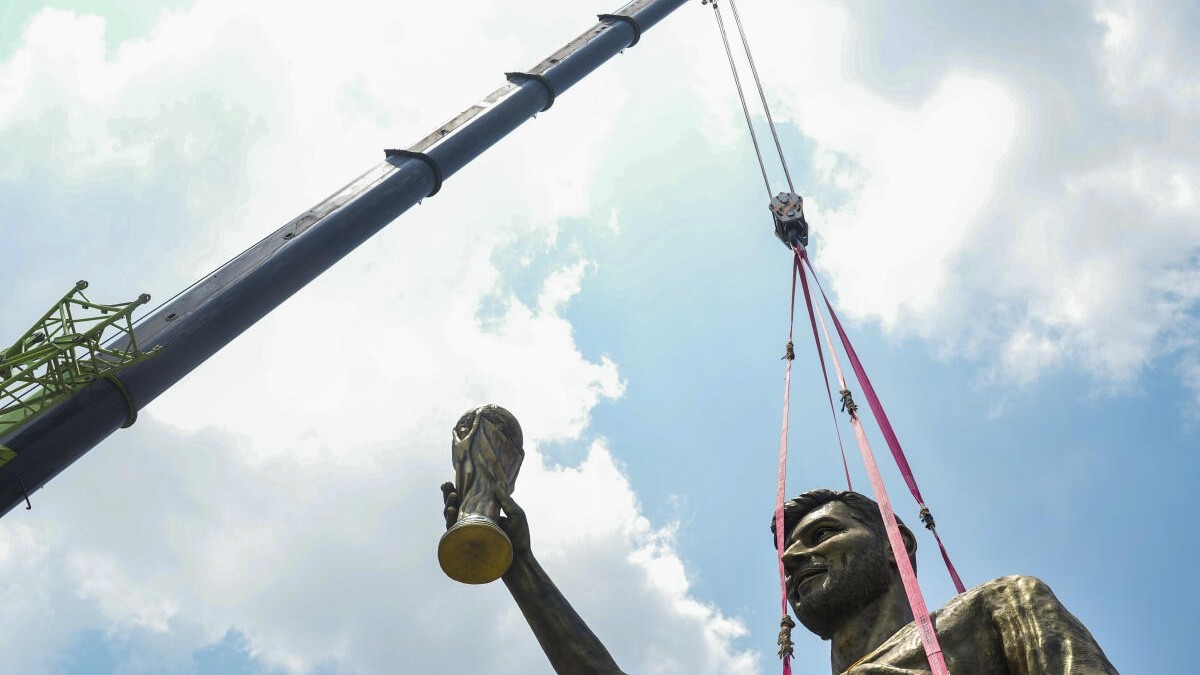 70-foot 'unstable' Messi statue removed from Kolkata Lake Town over safety concerns