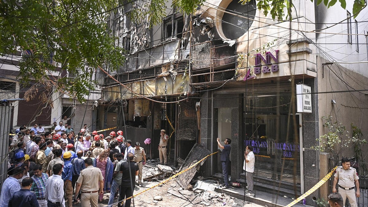 Delhi hotel fire kills at least 21