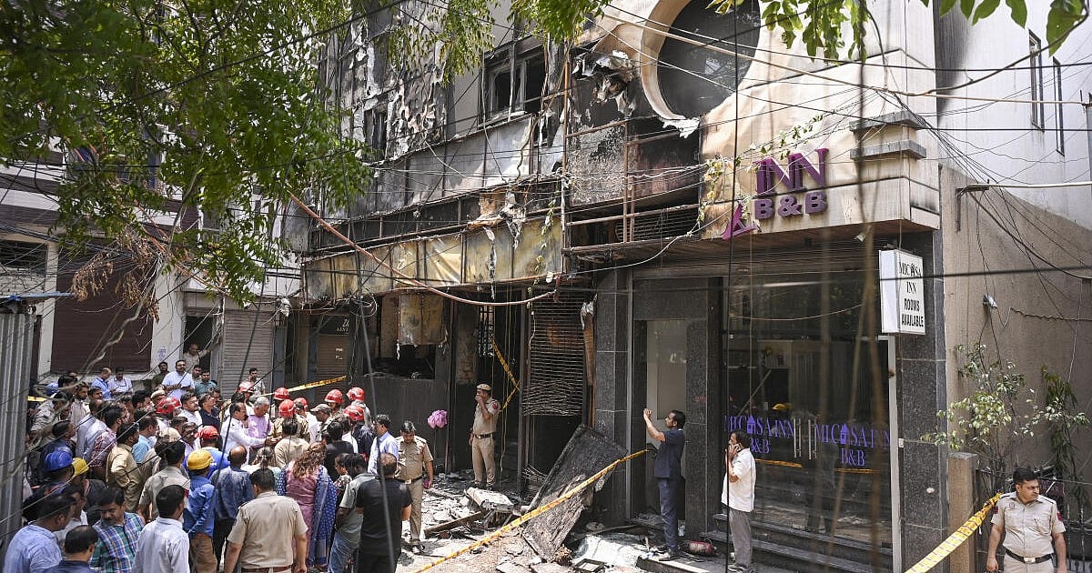 Delhi hotel fire kills at least 21