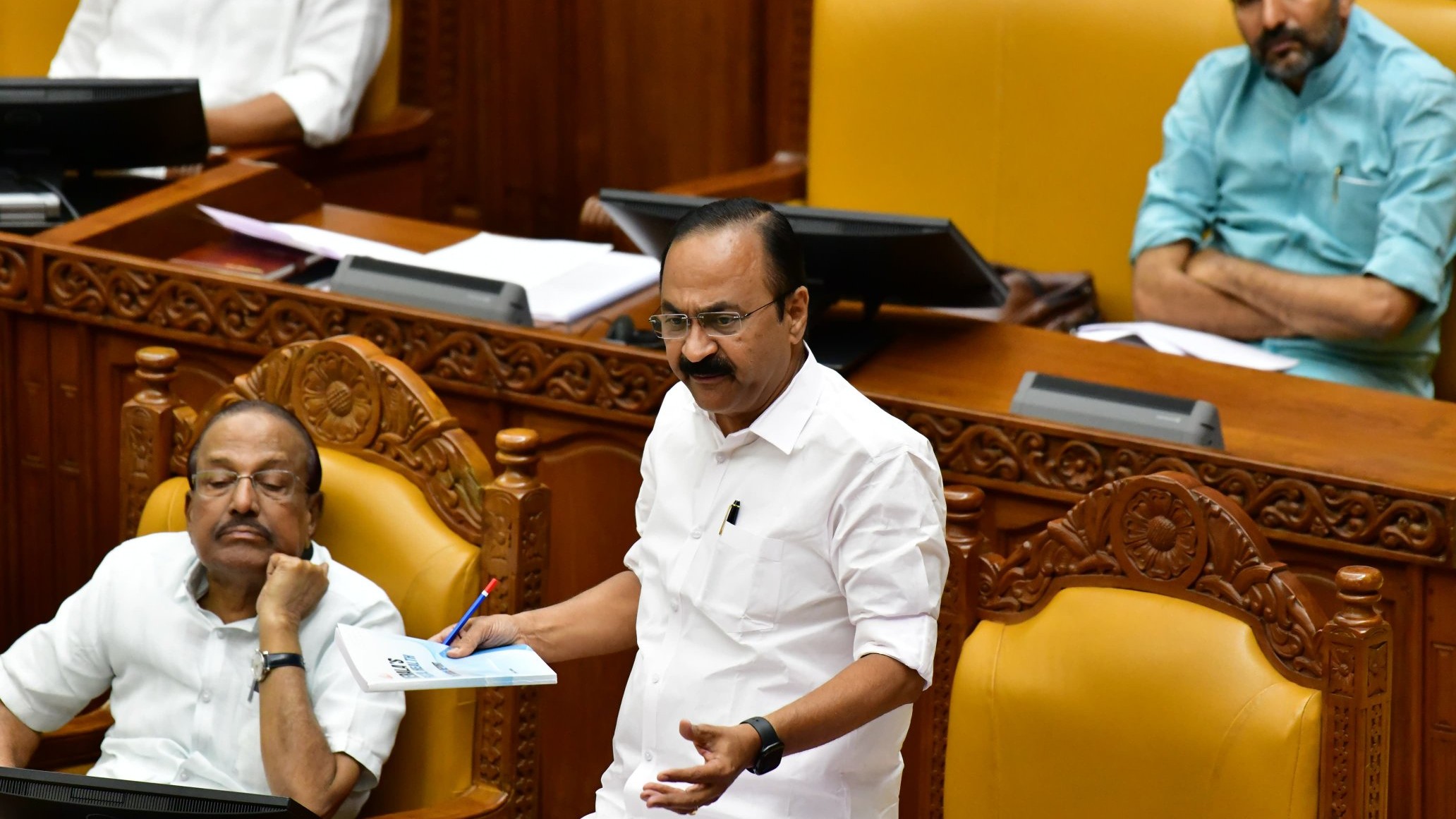 Kerala's debt touches Rs 5.07 lakh crore; white paper recommends raising retirement age, revamping KIIFB