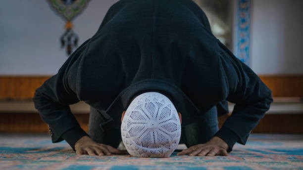 'If Friday prayers inconvenience others, adjust timings': Former Delhi Governor calls for 'demystifying' mosques