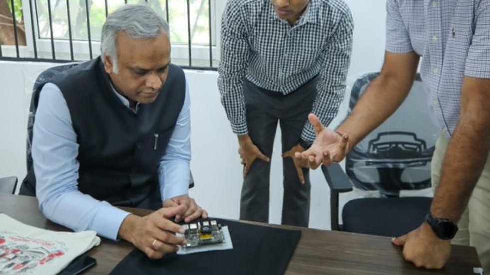 Rural libraries, schools in Karnataka to get first set of KEO computers