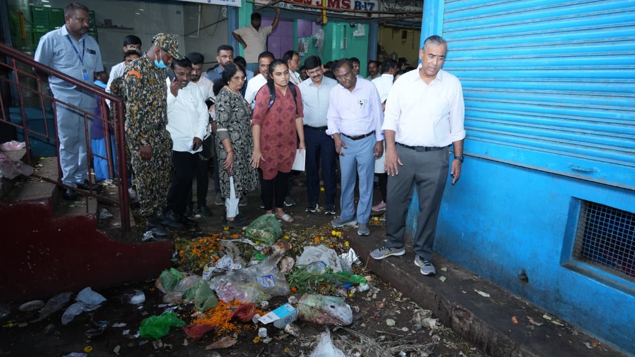 GBA chief inspects KR Market, orders fire audit