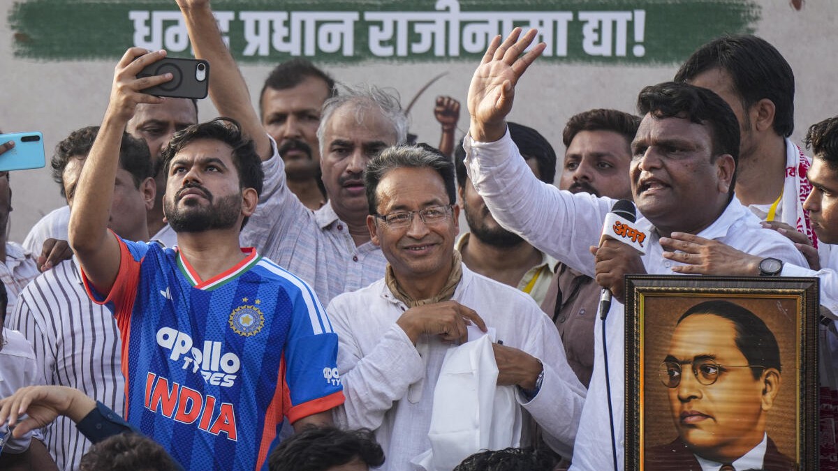 After Delhi, Pune protests, CJP's founder Abhijeet Dipke to press for Education Minister's resignation at Lucknow protest 