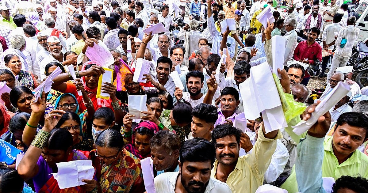 Fertiliser shortage hits Karnataka farmers ahead of kharif season