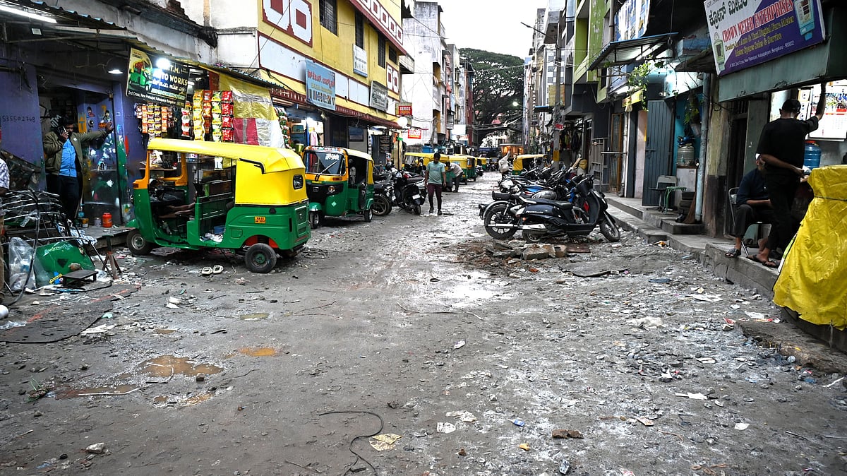 Dug-up road near Bengaluru's Kalasipalyam leaves spare parts traders counting losses