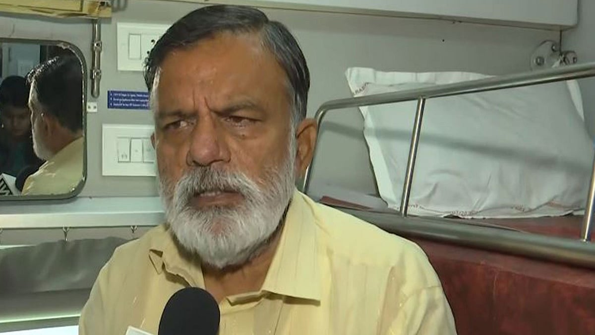 'I was, am and will remain with Uddhav Thackeray': Rajabhau Waze