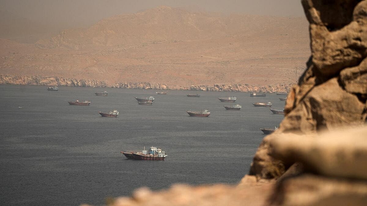 Iran, US-Israel War Live Updates | US-Iran Peace Deal | Mojtaba Khamenei on Peace Deal | Us-Iran Talks LIVE News | J D Vance's trip to Switzerland for Iran talks delayed | Israel-Lebanon standoff | Hormuz blockade | Vance delays Iran talks, oil falls