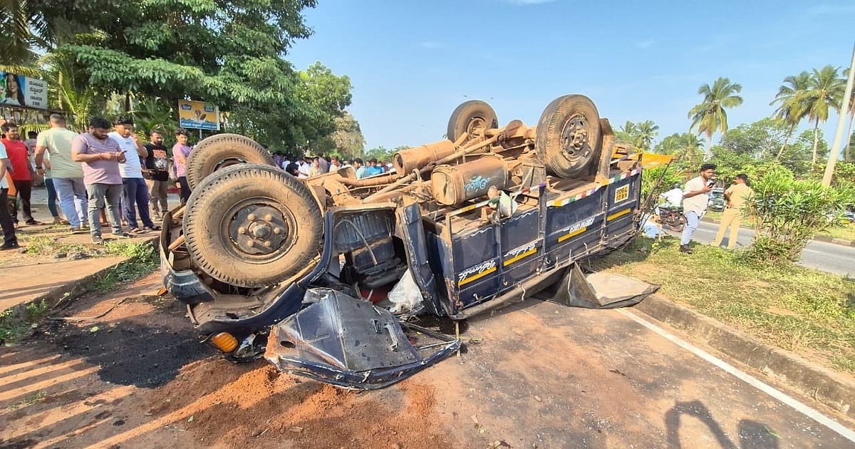 3 killed in Belagavi as goods tempo topples on the bridge