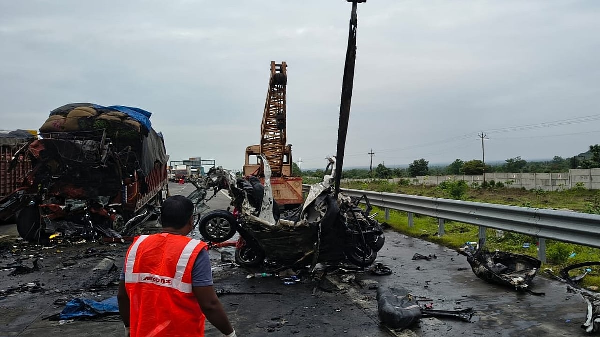 Maharashtra: 6 killed in Samruddhi Corridor accident