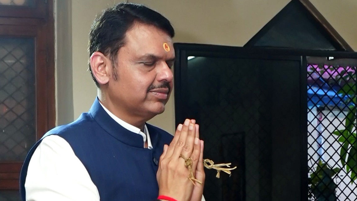 देवेंद्र फडणवीस राष्ट्रीय राजकारणात जाण्याच्या चर्चेला फेटाळले; म्हणाले, "मी महाराष्ट्रातच आहे"