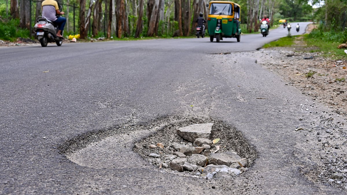 Bengaluru engineer Gaurav Sen creates AI app to detect potholes and identify responsible officials; aims to streamline complaint process.