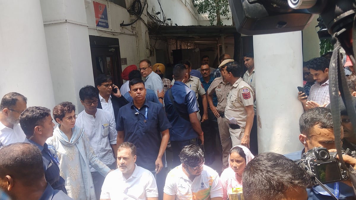 Rahul Gandhi sits on dharna outside DCP office as Delhi Police refuses to file FIR over pellet gun injuries; party says cognisable offence