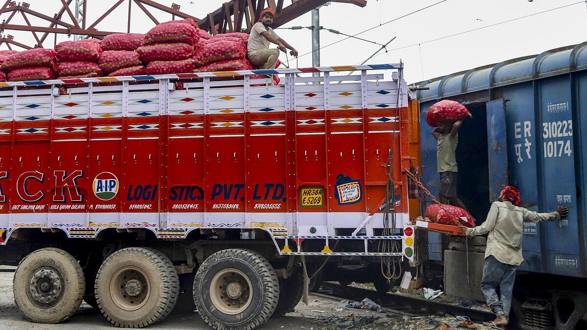 First Kanda Express reaches Delhi with 453 tonnes of onions to ease prices