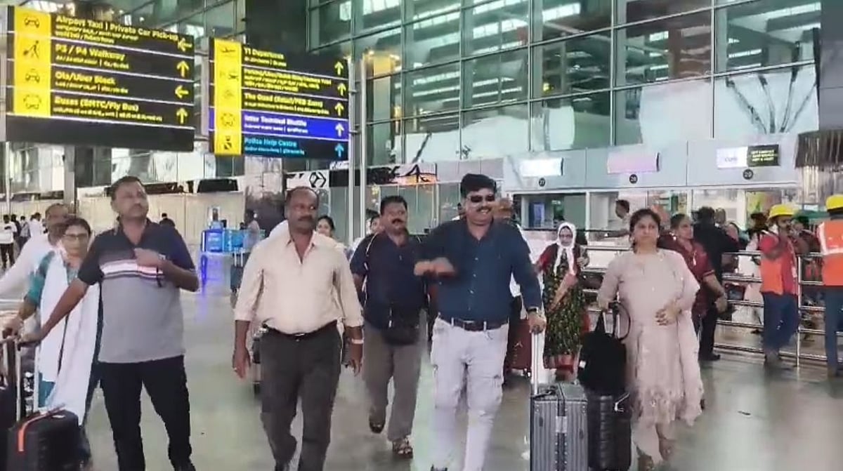 Nepal floods: Fifty-four Kannadigas stranded after flash floods near the Nepal-Tibet border returned safely to Bengaluru. Tourists from Haveri, Bengaluru, Shivamogga and other districts reached home after travelling via Gorakhpur.