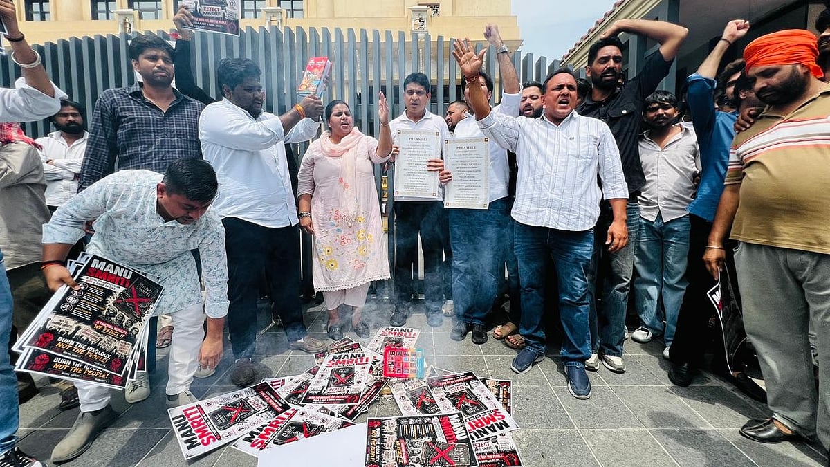 Youth Congress Protests at RSS Headquarters Over 'Purification' Row