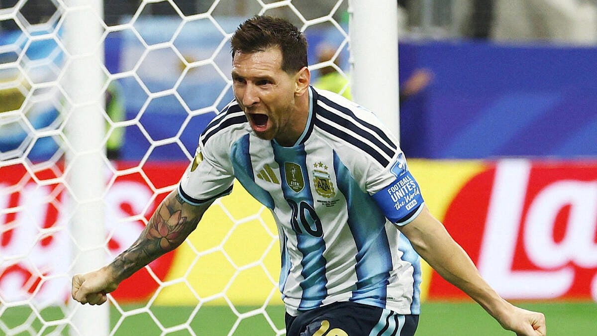 Lionel Messi gibt seinen Rücktritt aus der internationalen Fußballkarriere ...