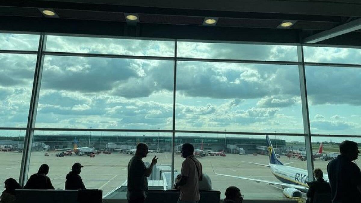 UK air traffic control glitch prompts nearly 300 cancellations, monitor says