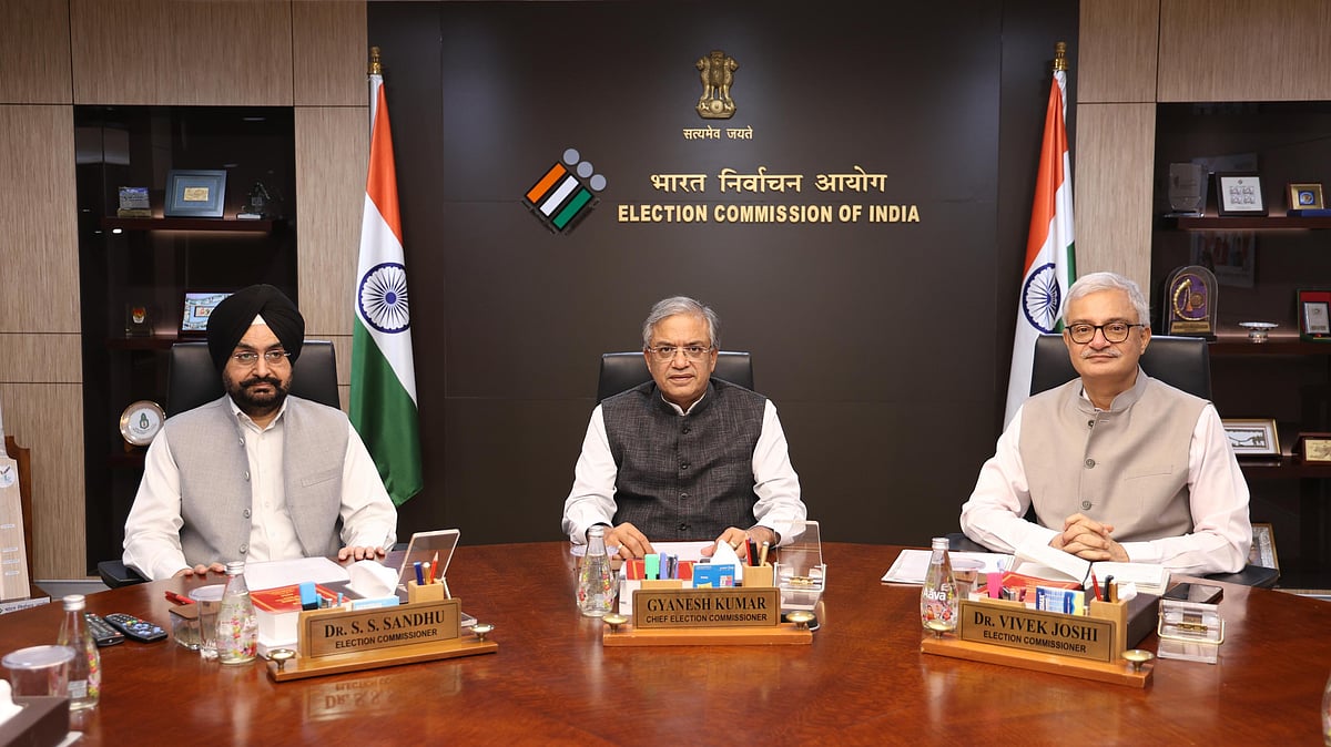 Election Commission: Chief Election Commissioner and commissioners review poll management, roll back voter registration declaration forms and order panel to examine ECINET following opposition backlash over irregularities.