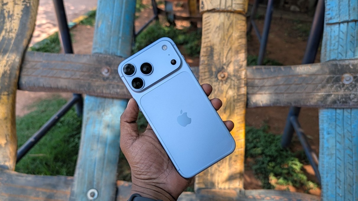 Premium Smartphone Market Fragmentation | Sellers Capitalize on $1,299 Price Point Competition