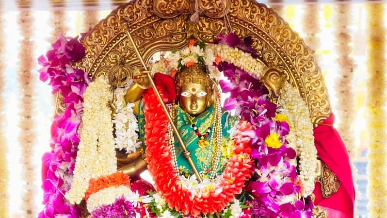 Idol of Goddess Sri Chamundeshwari Devi brought from Chamundi Hill to Mysuru Palace premises for Jamboo Savari