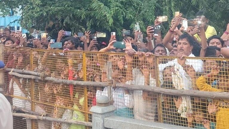 'Jai Chamundeshwari' chants rents the air as crowds go berserk