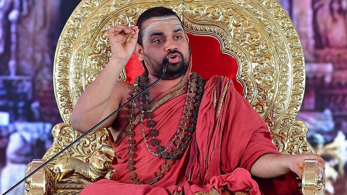 Sringeri Swamiji calls for passing on Sanatana values to next gen