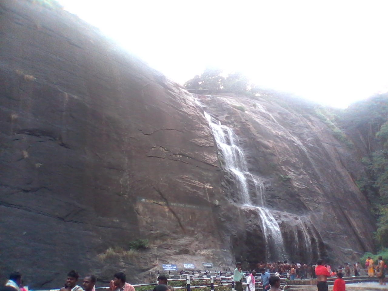 Courtallam Old Falls. Image courtesy: Wikimedia Commons