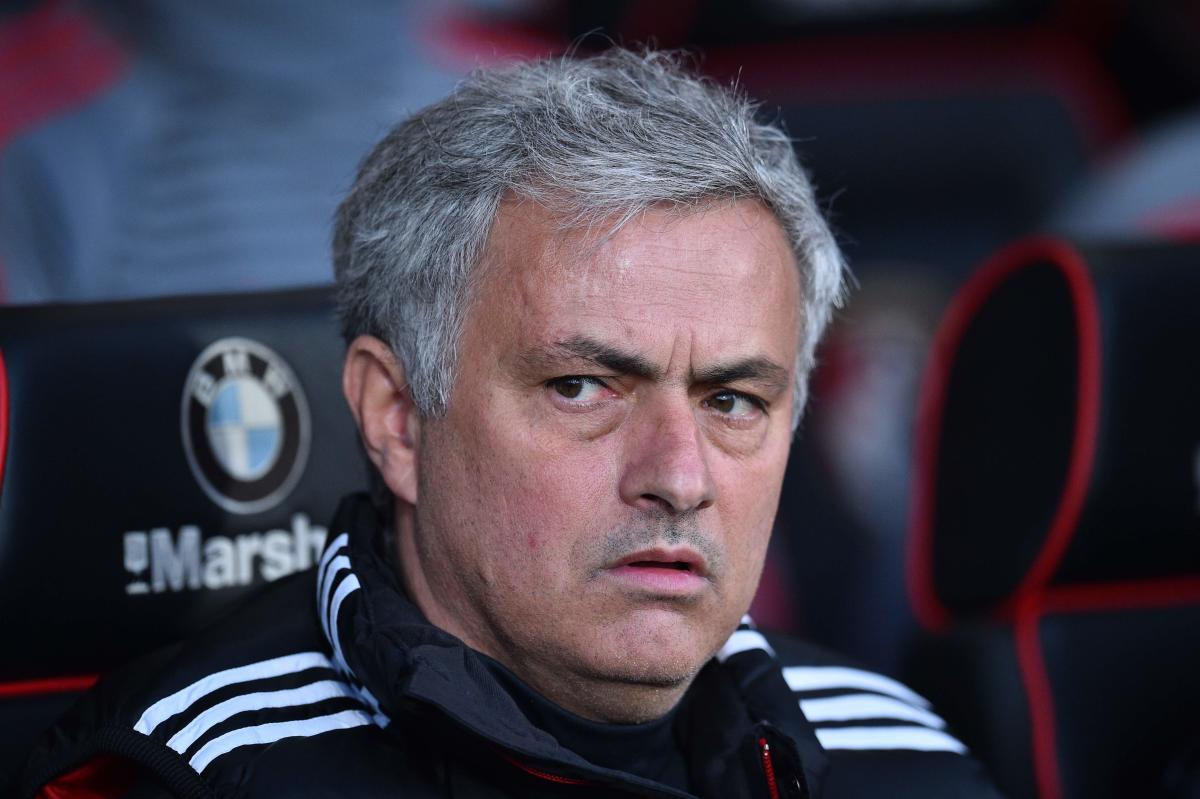 Mourinho backs Pogba after Scholes taunt