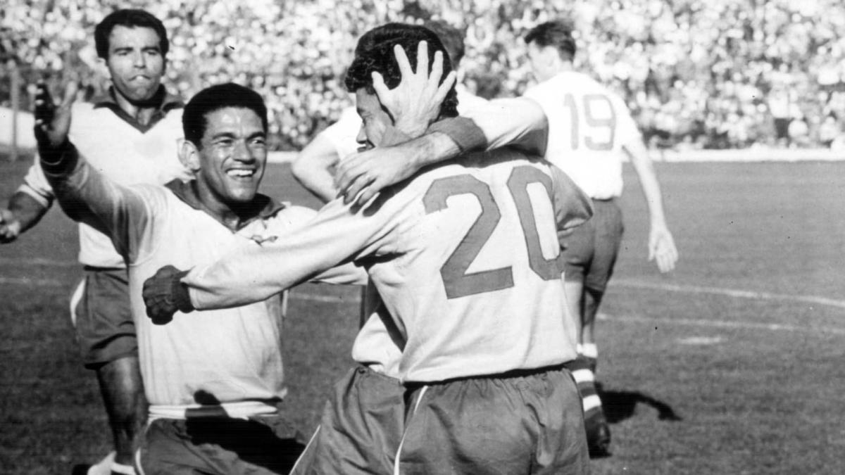 Garrincha sets the stage ablaze