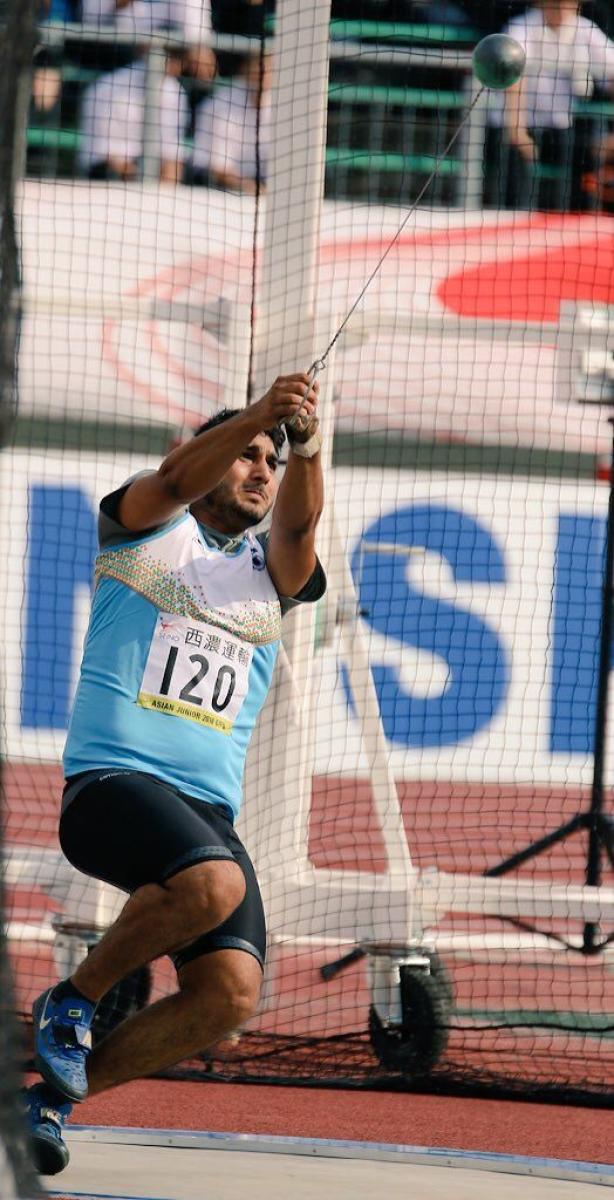 Jakhar claims hammer gold
