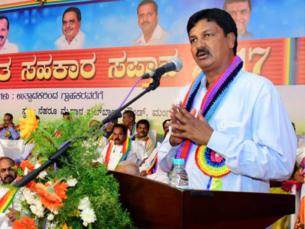 Shankar Munavalli objects Ramesh Jarkiholi's induction in cabinet