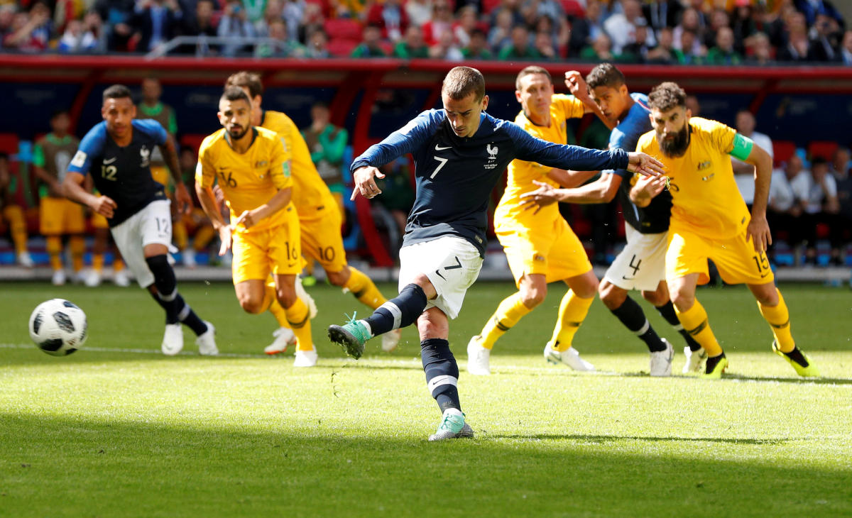  France beat  Australia 2-1