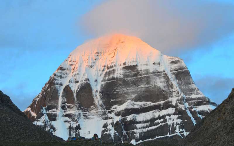 First batch of Mansarovar pilgrims cross over to Tibet