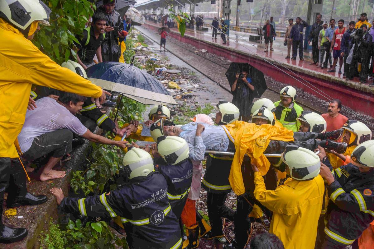 Safety audit for 445 bridges in Mumbai: Rail minister