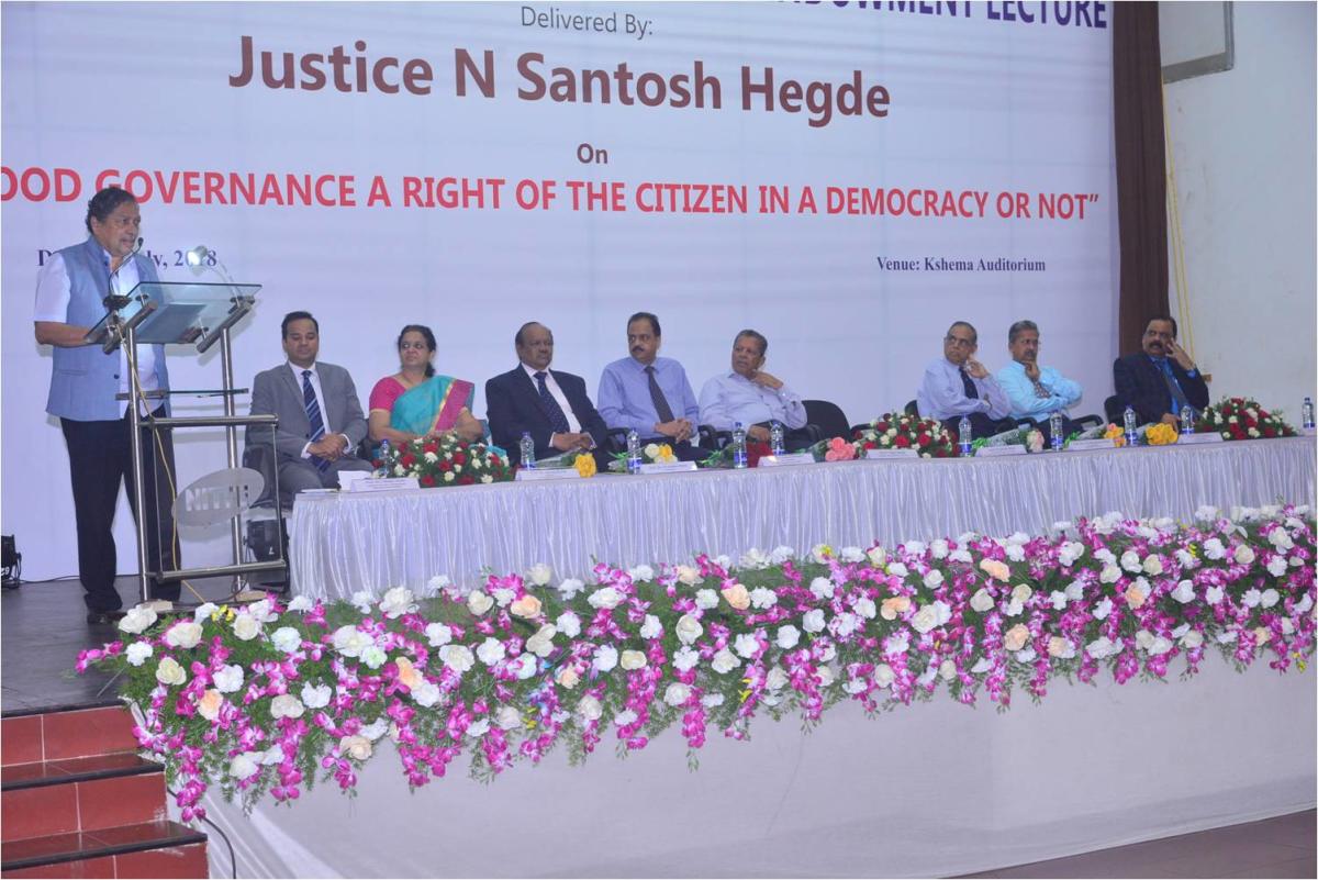 Hegde for effective implementation of Lokpal Bill
