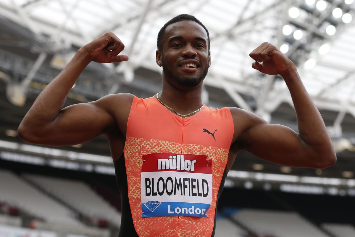 Bloomfield dazzles in 200