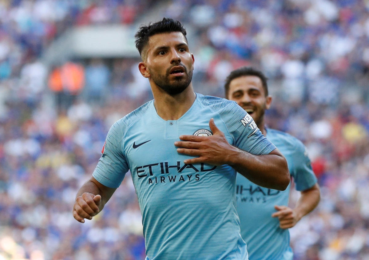 Aguero shines as City stroll past Chelsea