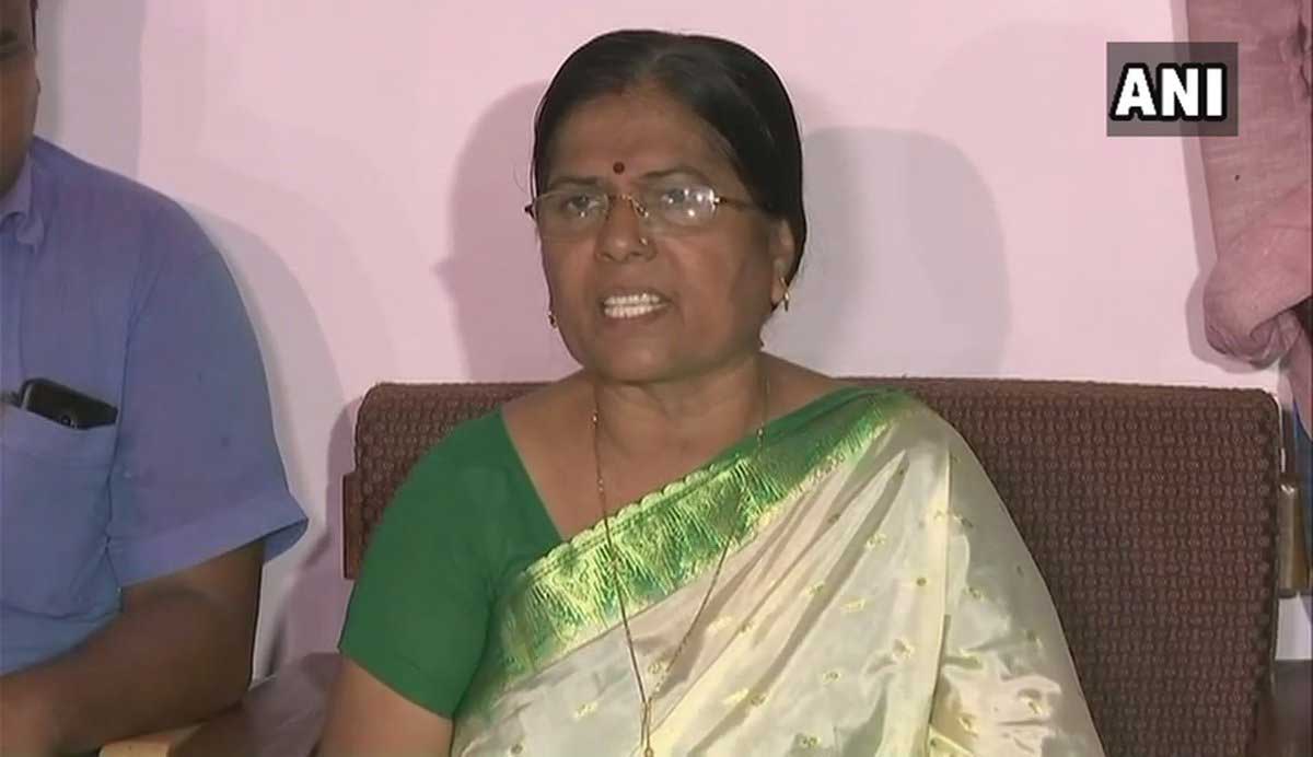 Minister quits as hubby spoke to Thakur 17 times