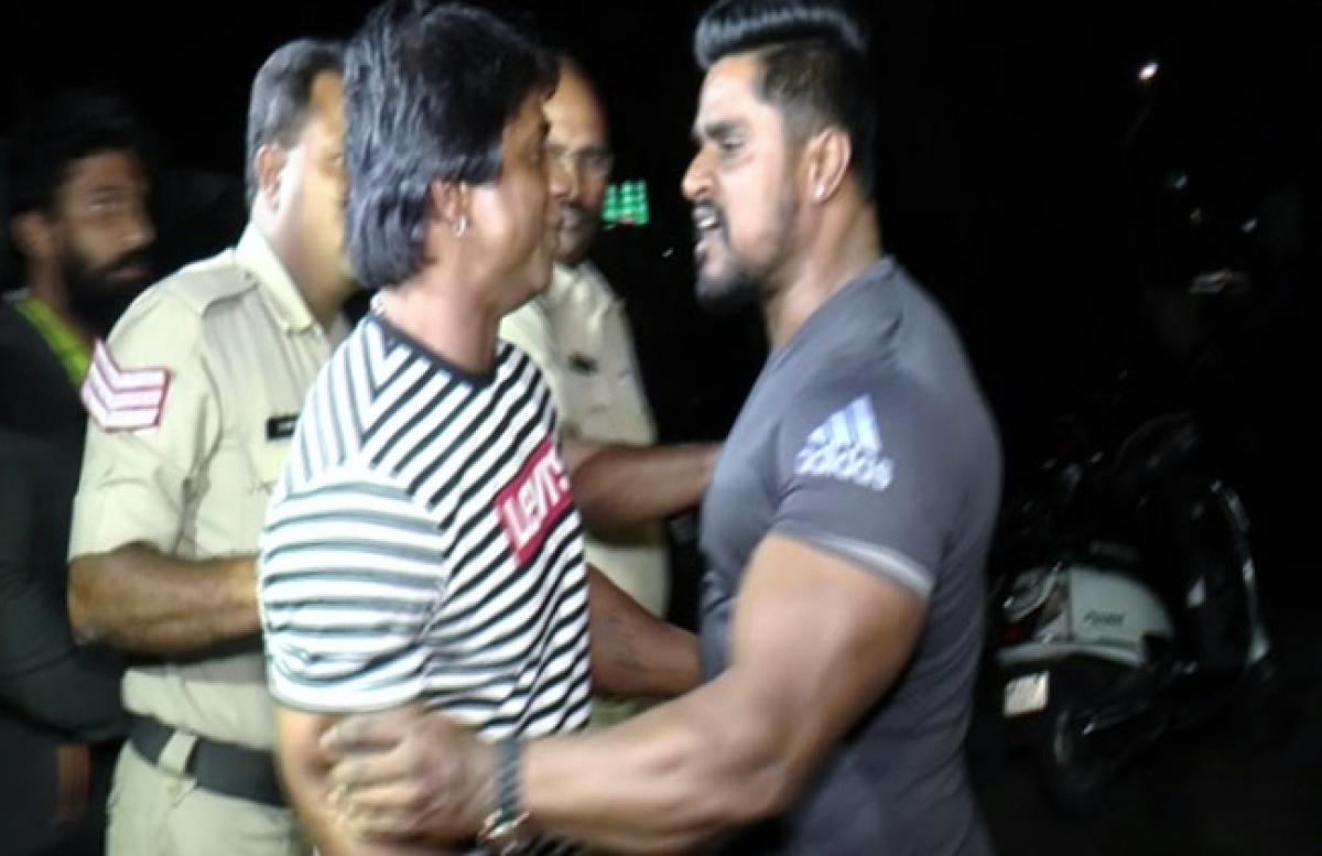 Kitty booked for headbutting actor Vijay