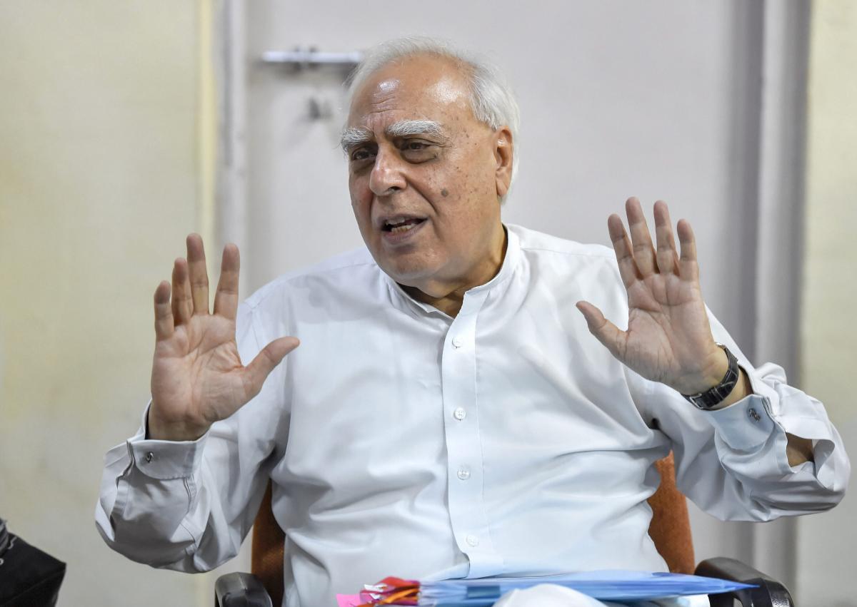 Cong to govt: bring law to bar criminals in politics