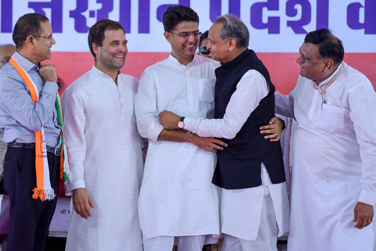 Power hug between Pilot and Gehlot