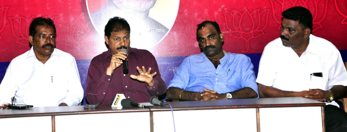 'Issue permits for sand extraction by Oct 15'