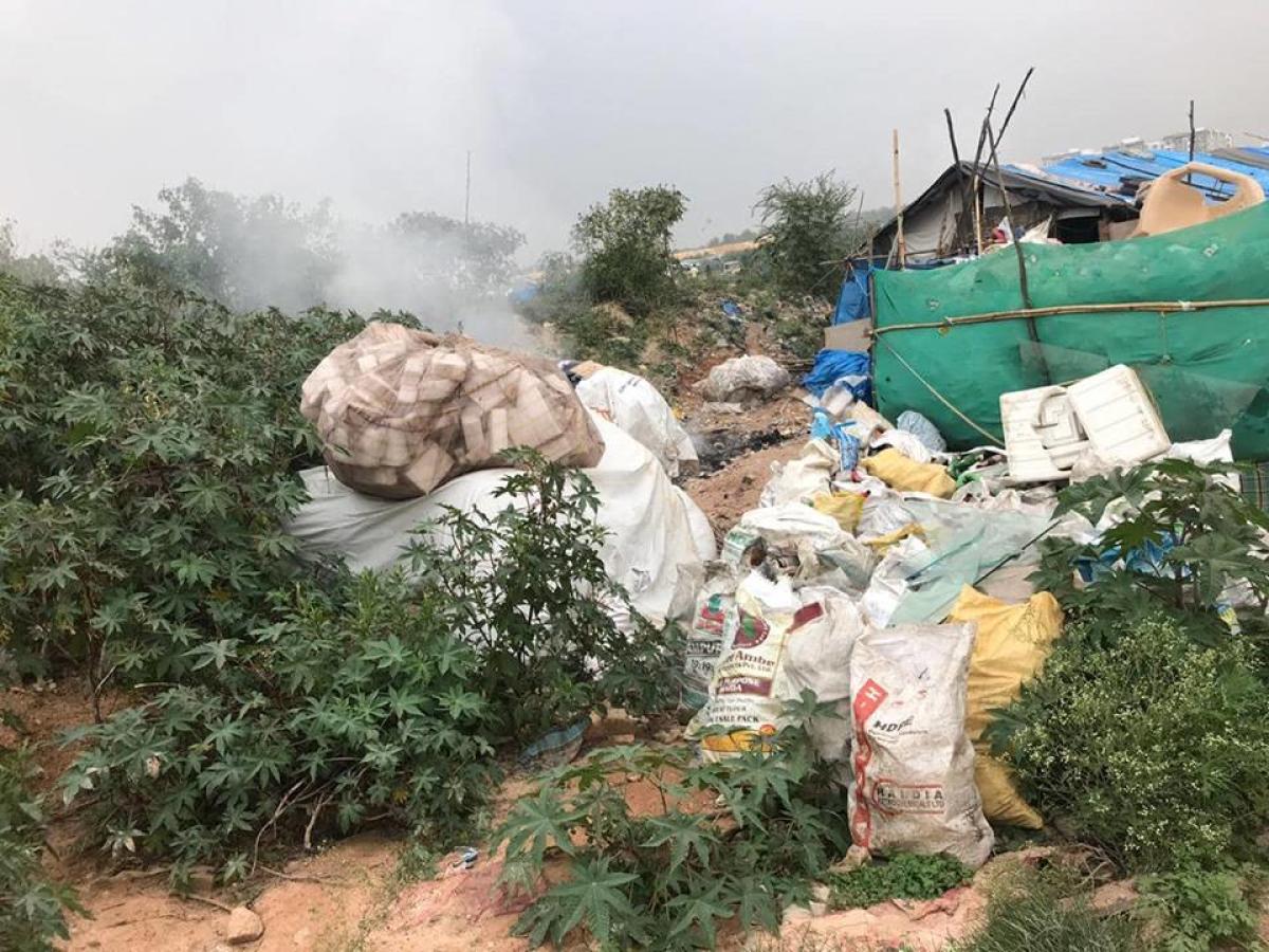 Mahadevapura chokes on burning garbage