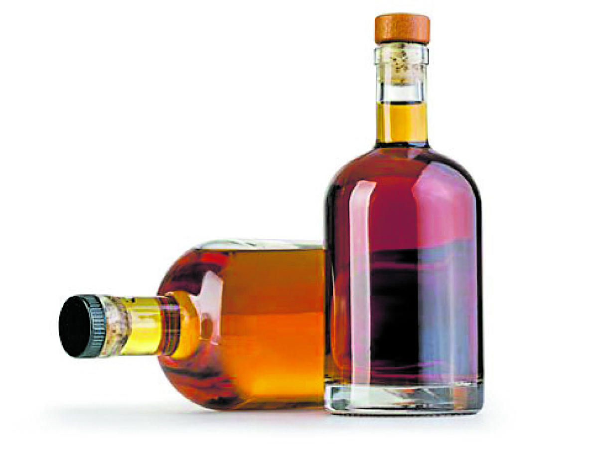 Drunk students jump from college building;out of danger