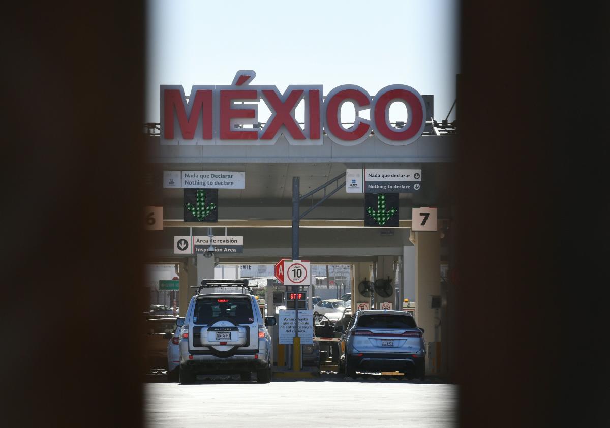 To deter migrants, Trump deploys military to border