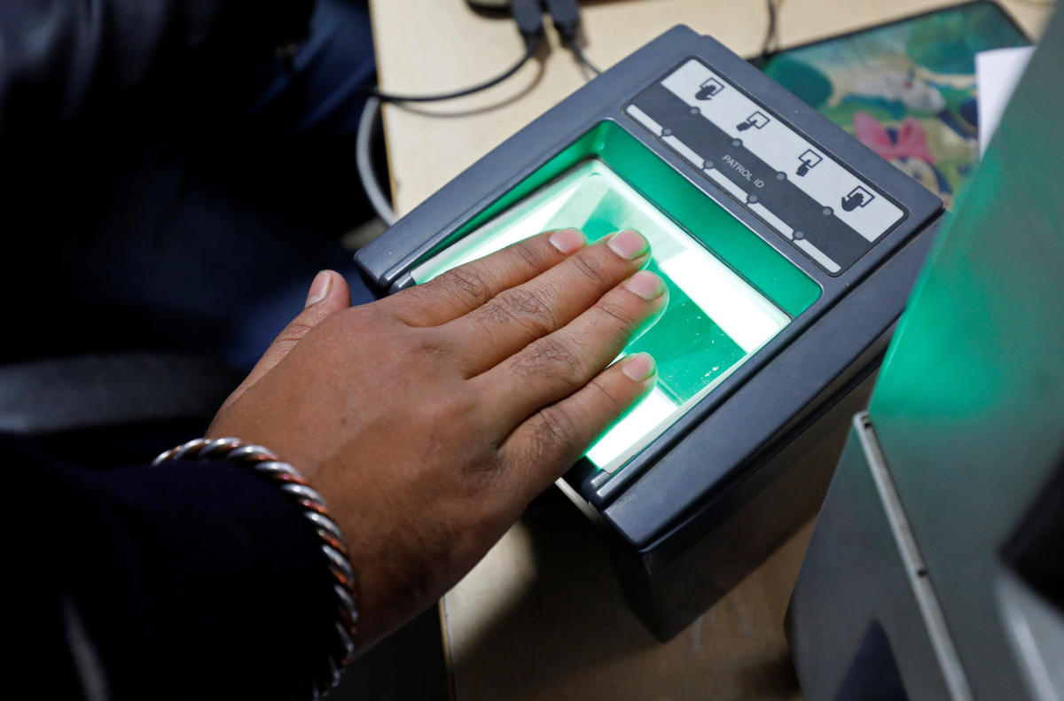 ‘No plans to link Aadhaar to vehicle regn numbers’